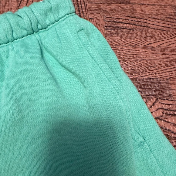 Hi-Rise Sweatshort - Picture 4 of 4